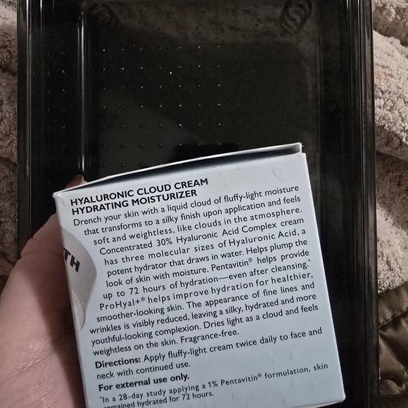 Peter Thomas Roth Water Drench Cloud Cream - Picture 4 of 5